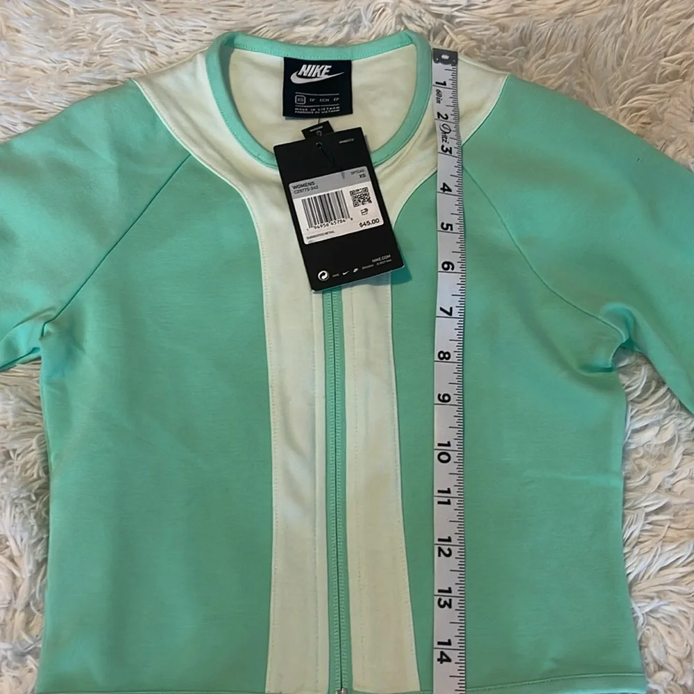 Nike Women’s Sportswear Street Short Sleeve Crop - Picture 7 of 9